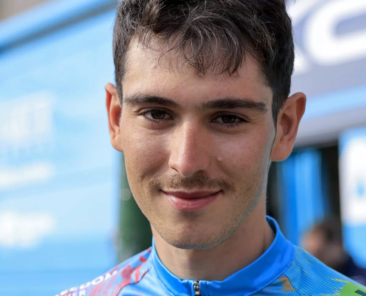 Scaroni vince la sedicesima tappa del Giro d’Italia con podio tutto azzurro, Del Toro ancora in rosa Scaroni vince la sedicesima tappa del Giro d’Italia con podio tutto azzurro, Del Toro ancora in rosa