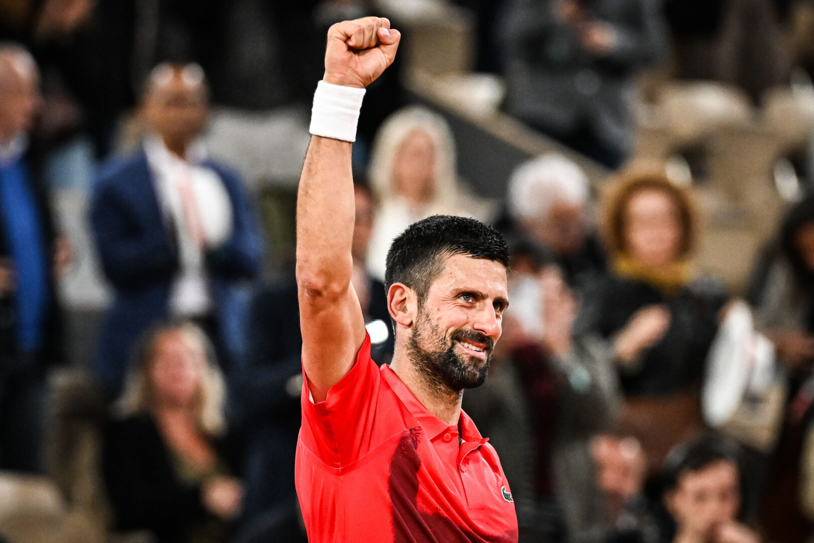 Djokovic e Zverev avanti al Roland Garros, al 2° turno derby Cobolli-Arnaldi Djokovic e Zverev avanti al Roland Garros, al 2° turno derby Cobolli-Arnaldi