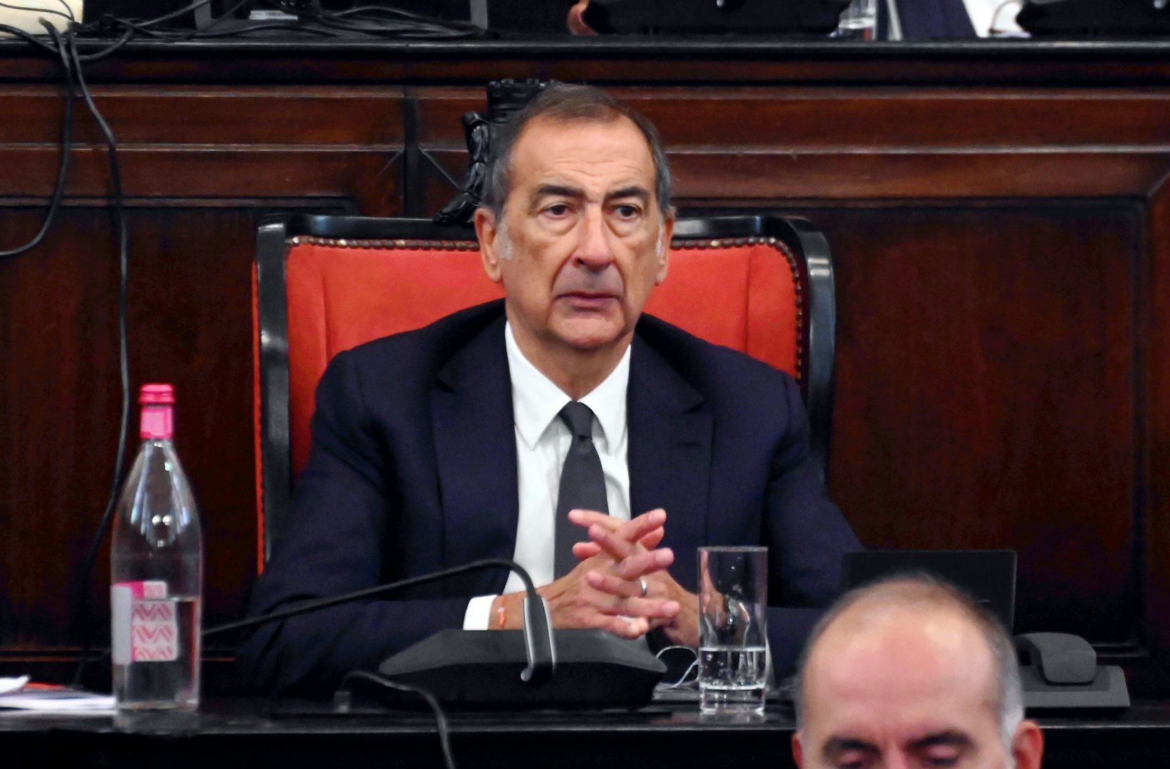 Il Consiglio comunale di Milano approva la delibera sulla vendita di San Siro: 24 voti favorevoli, 20 i contrari