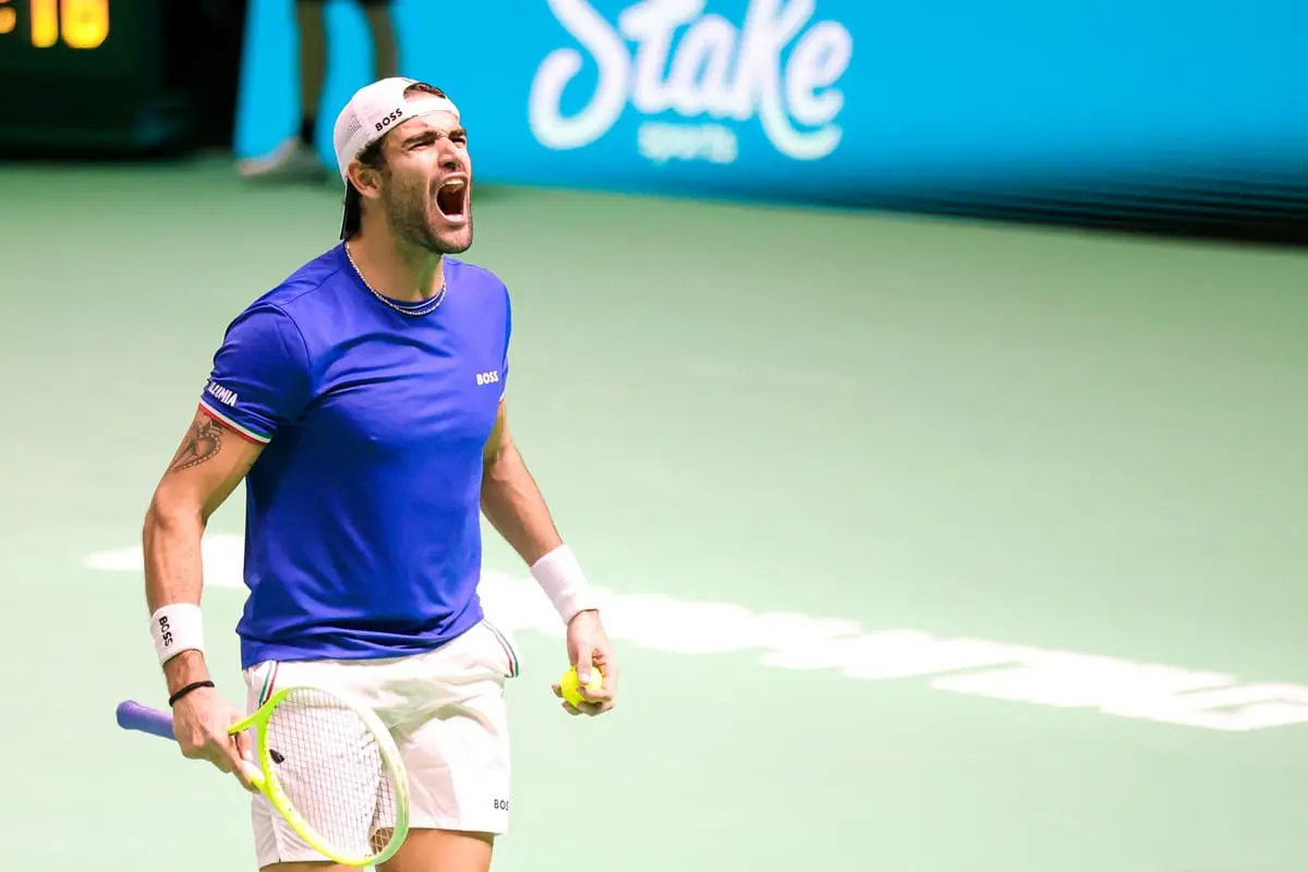 Italia avanti 1-0 sulla Spagna in finale di Coppa Davis: Berrettini batte Carreno Busta, in campo Cobolli