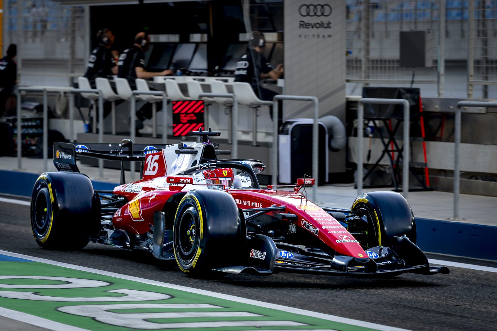 F1, test Bahrain: Leclerc il più veloce della seconda giornata, Norris insegue