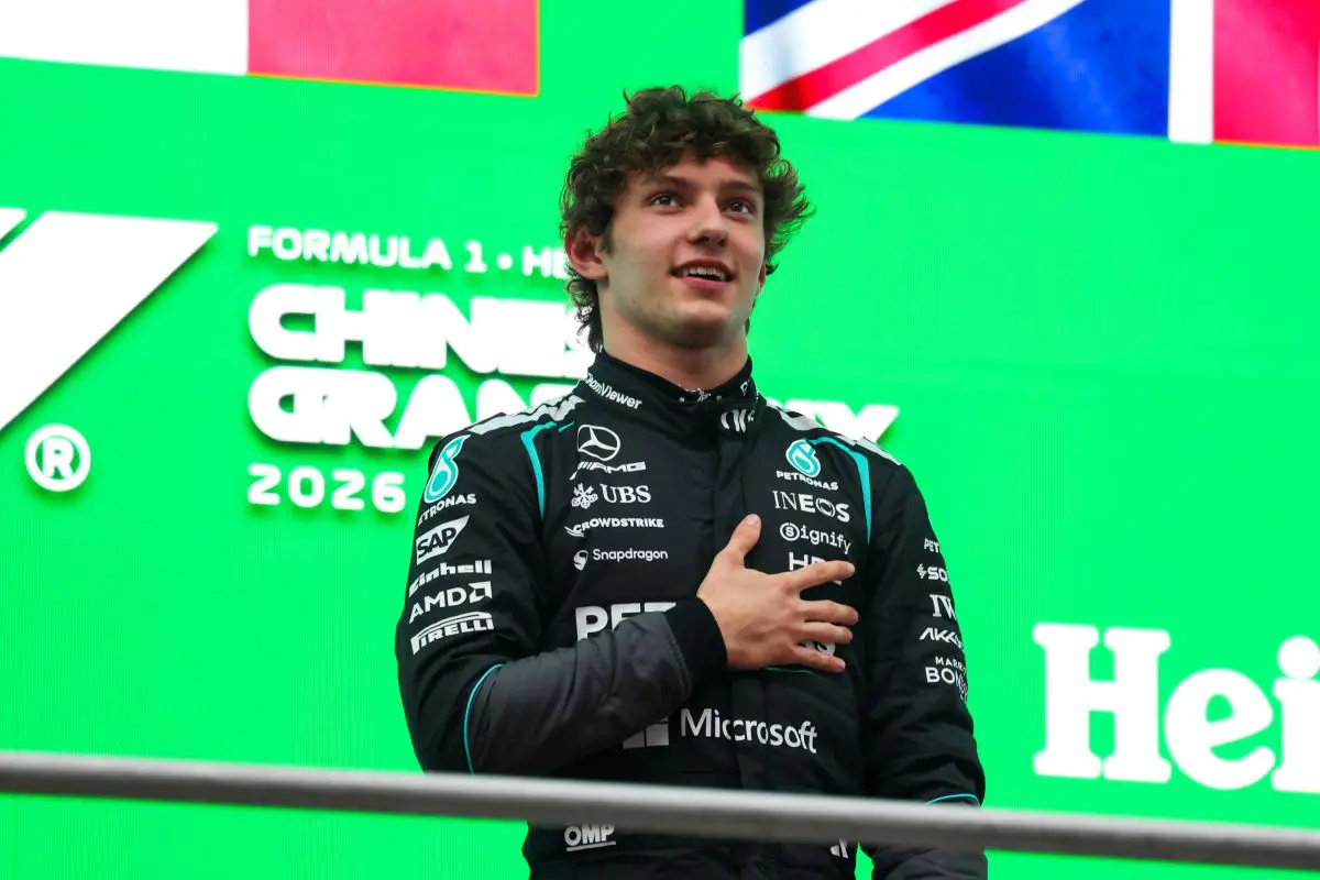 Antonelli vince in Cina e riporta l’Italia al successo dopo 20 anni “Piango e sono felice”. Ferrari terza con Hamilton