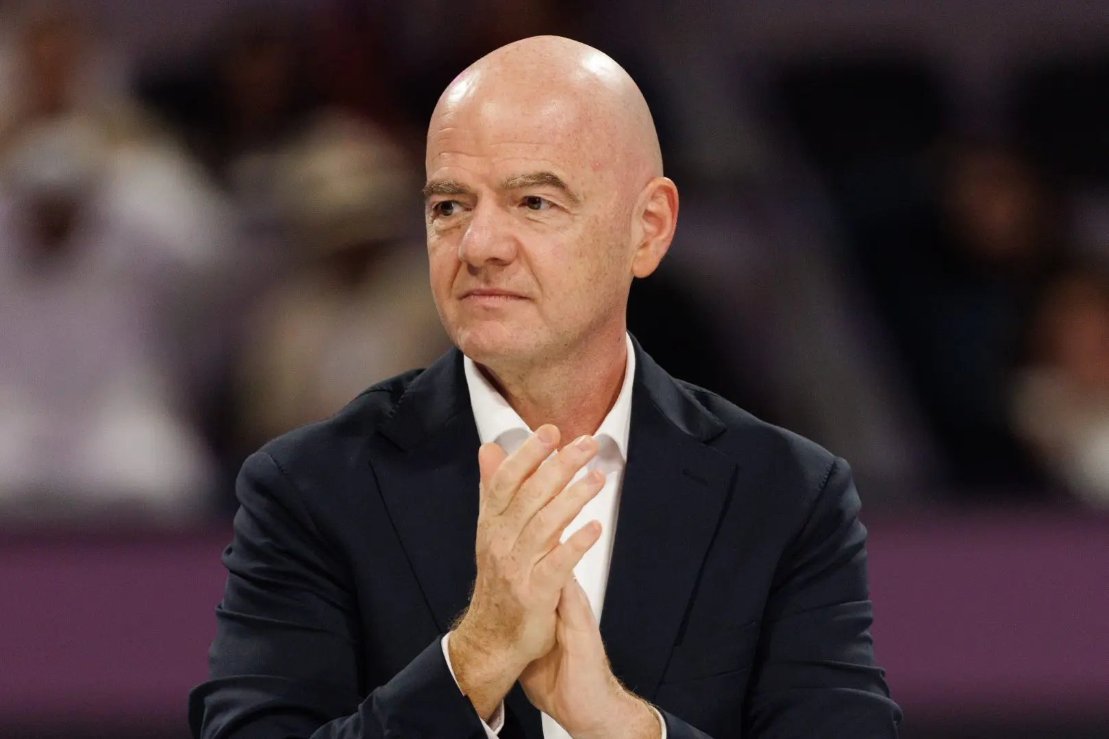 Infantino incontra i giocatori dell’Iran: “Hanno il nostro sostegno e al Mondiale garantiremo le migliori condizioni possibili”