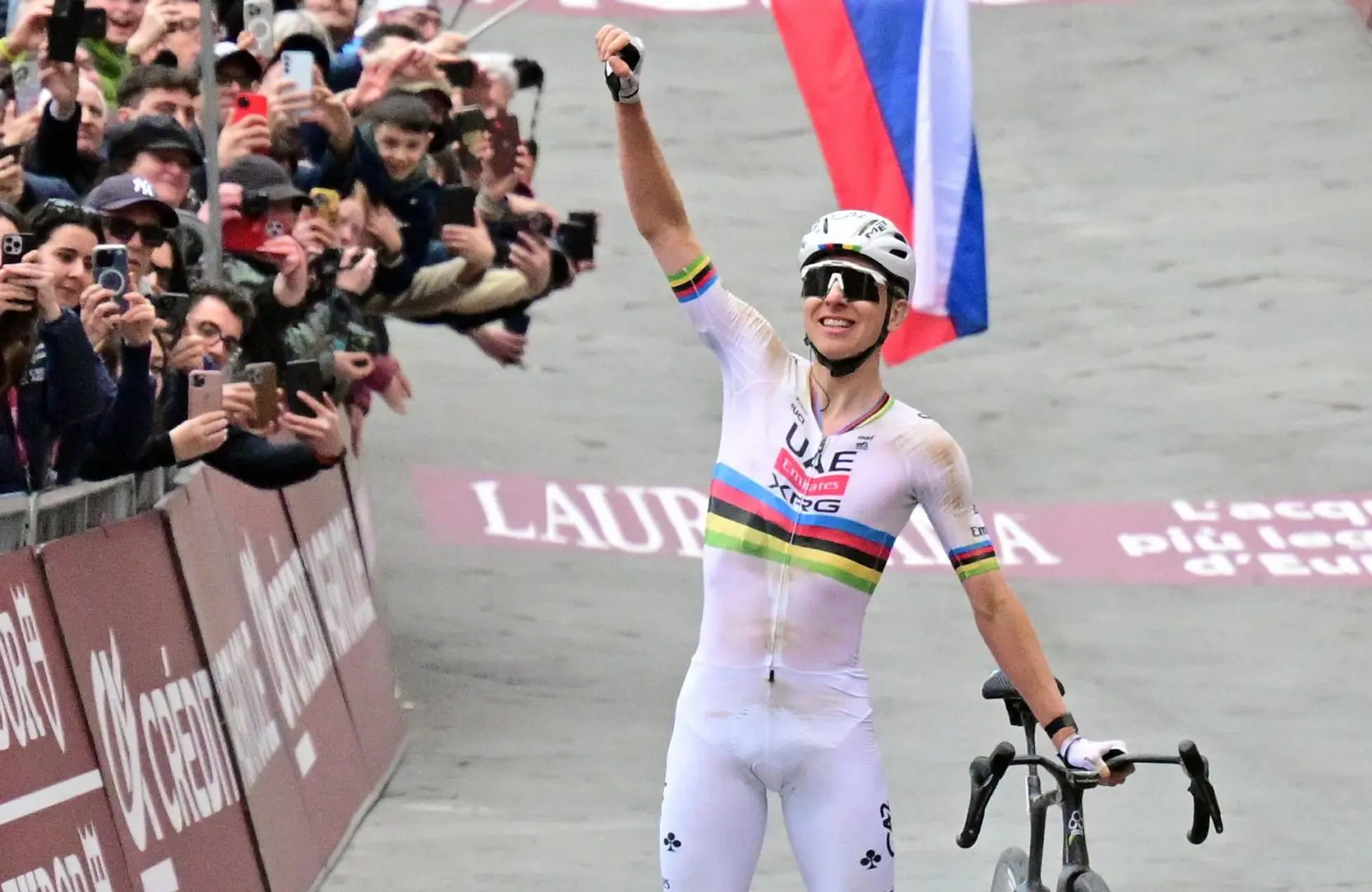 Strade Bianche, poker di Pogacar: nessuno come lui