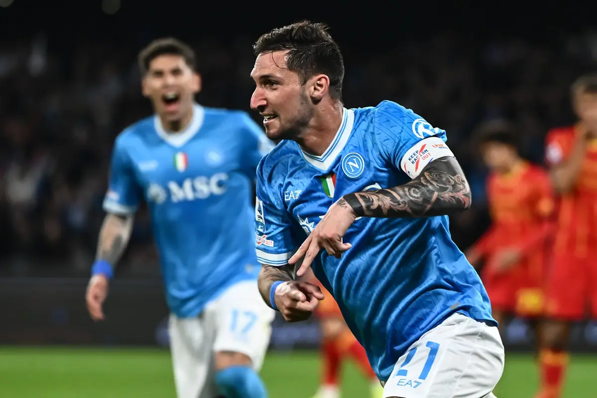 Il Napoli la rimonta nel secondo tempo, Lecce battuto 2-1 al Maradona