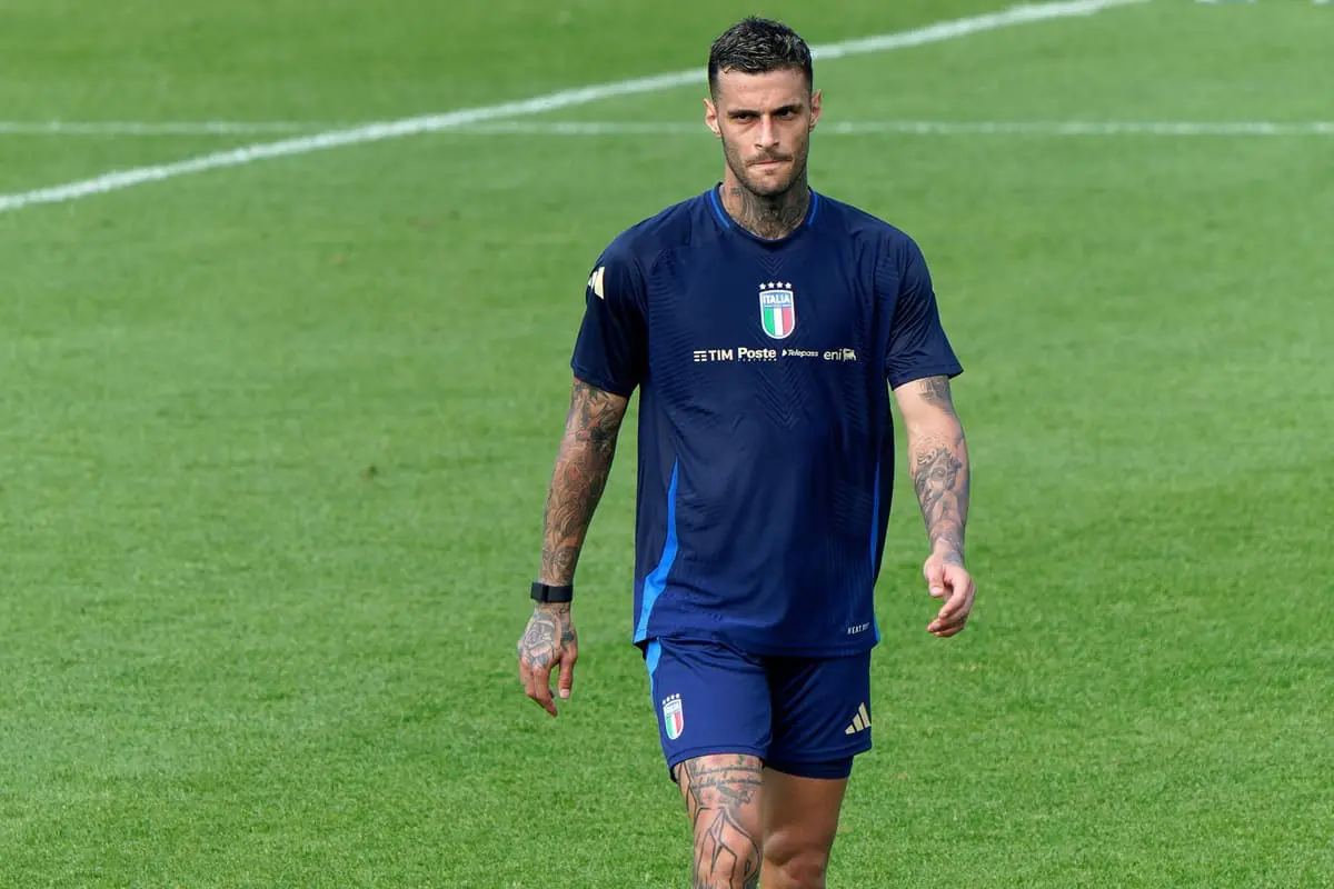 Lesione all’adduttore per Scamacca, l’attaccante salta i playoff Mondiali