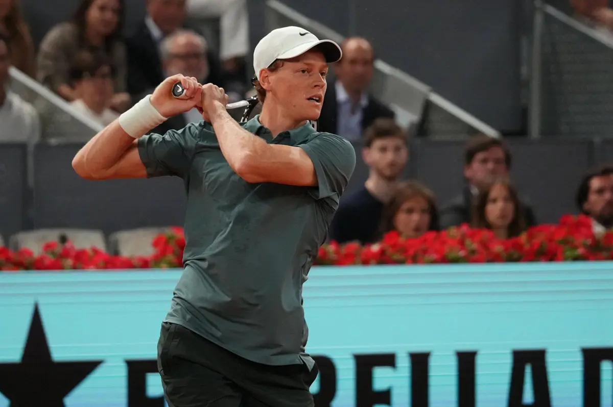 Sinner vola in semifinale a Madrid, Jodar battuto in due set