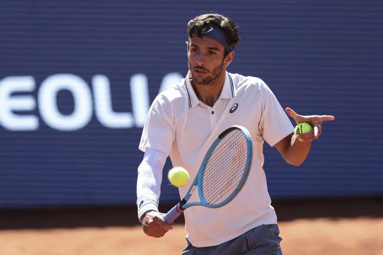 Musetti debutta con una vittoria a Madrid, battuto Hurkacz in due set. Oggi in campo anche Sinner