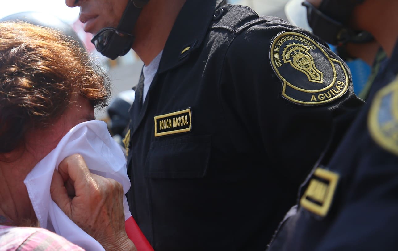 Raduno di tifosi si trasforma in tragedia in Perù, un morto e 47 feriti a Lima