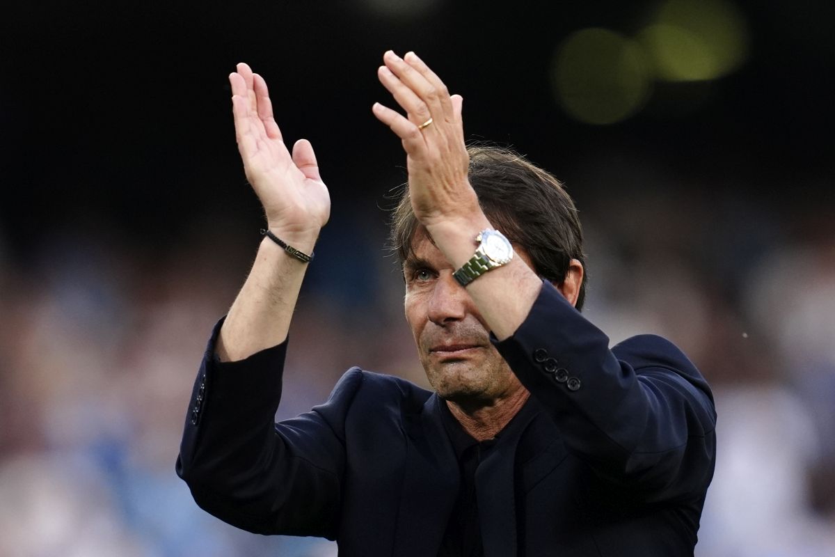 Il Napoli ufficializza l’addio di Antonio Conte: “Grazie Mister”