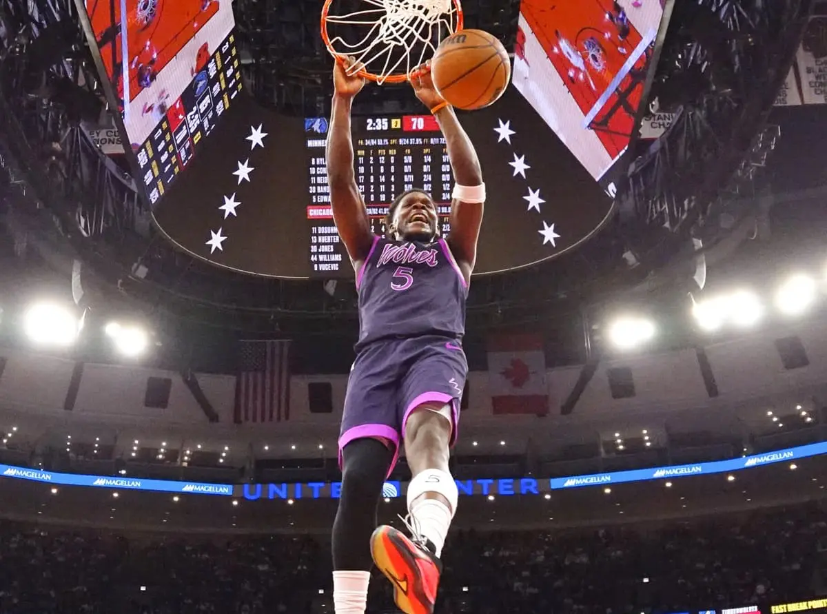 Minnesota vincono gara-1 con San Antonio, New York schiaccia Philadelphia: il resoconto Nba