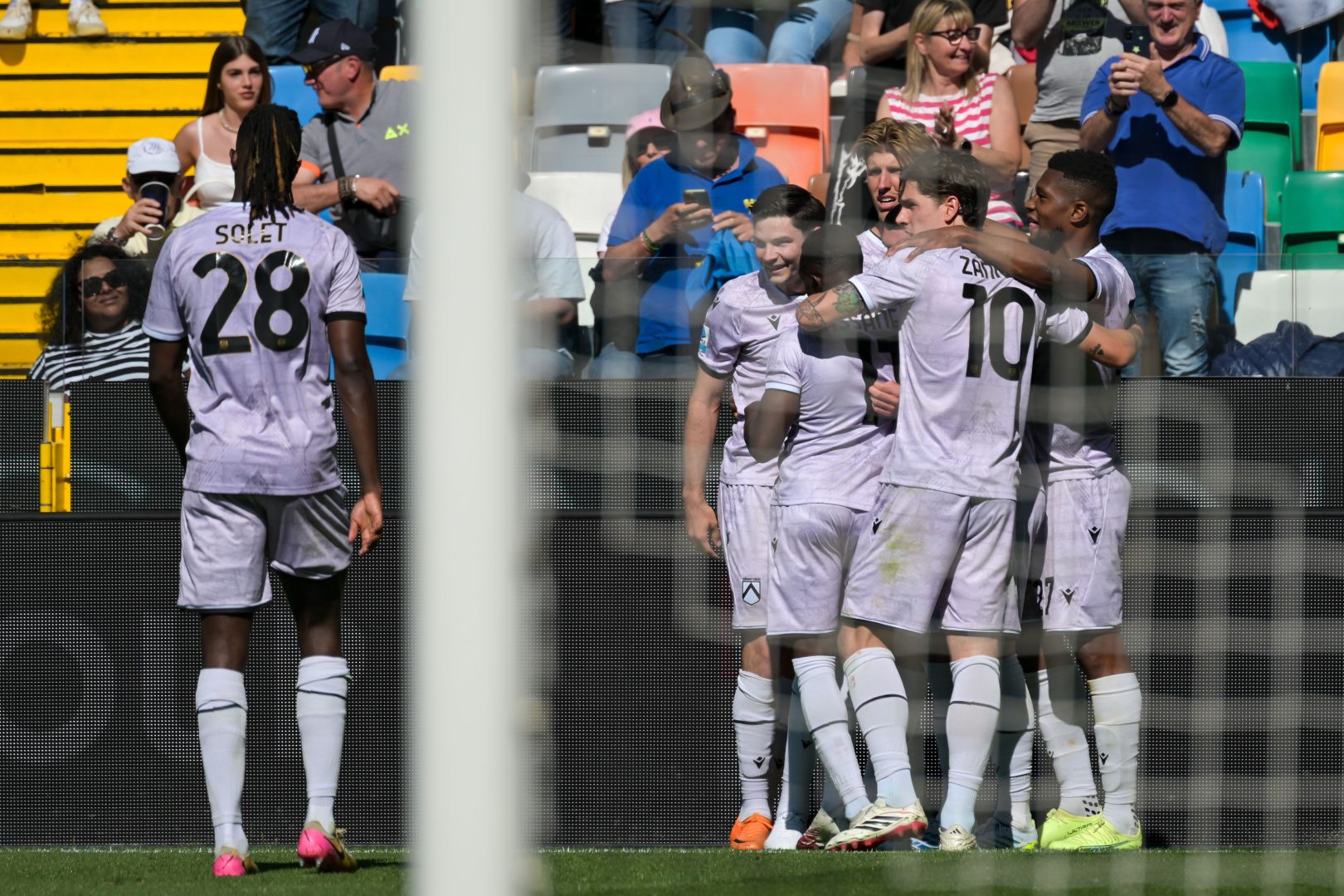 L’Udinese sbanca Cagliari, in gol Buska e Gueye: sardi non ancora salvi