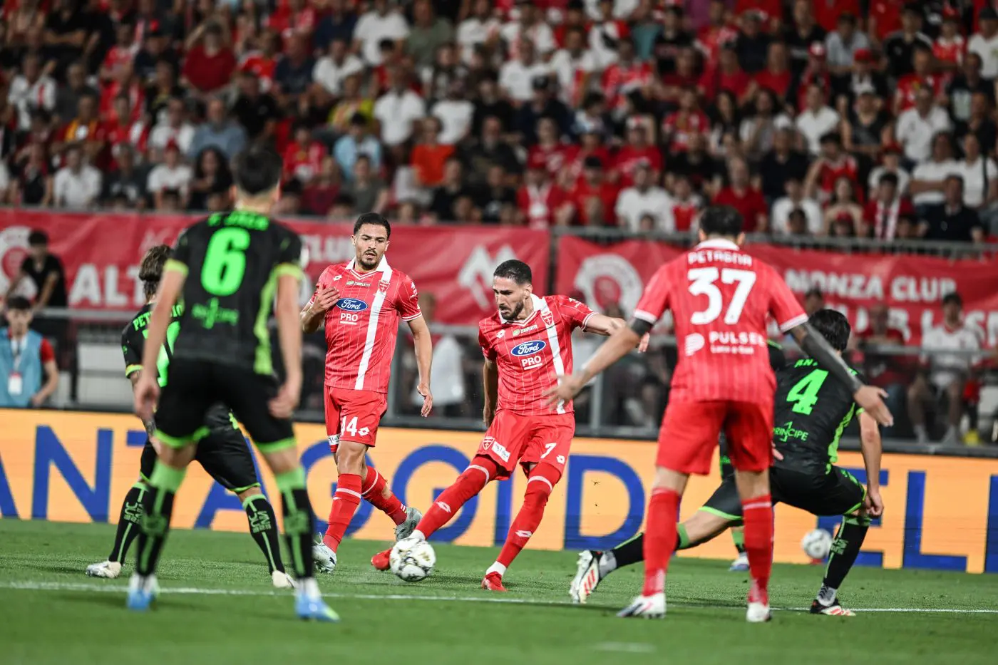 Il Monza torna subito in Serie A, si ferma a un passo dall’impresa il Catanzaro