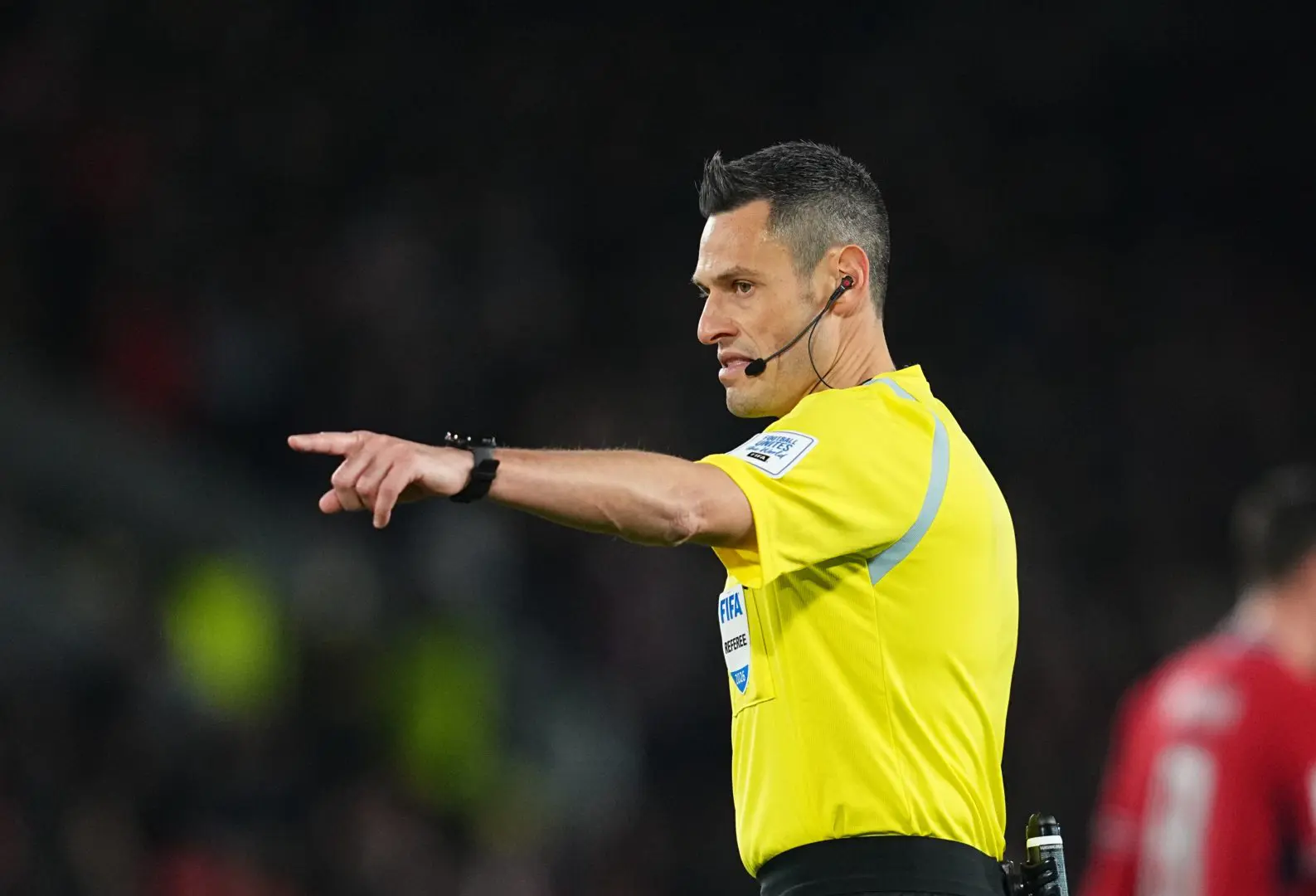 Mariani arbitra la finale di Conference League, a Siebert PSG-Arsenal di Champions