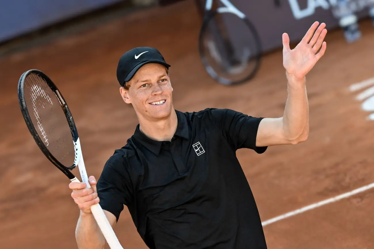 Un Sinner da record batte anche Rublev in due set e vola in semifinale agli Internazionali d’Italia