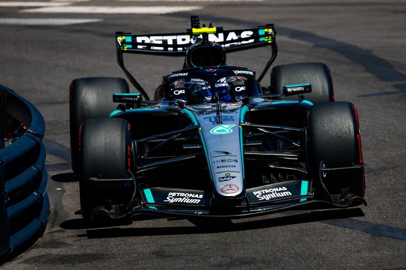 Capolavoro di Antonelli, è in pole a Monaco davanti a Verstappen. Seconda fila per le due Ferrari