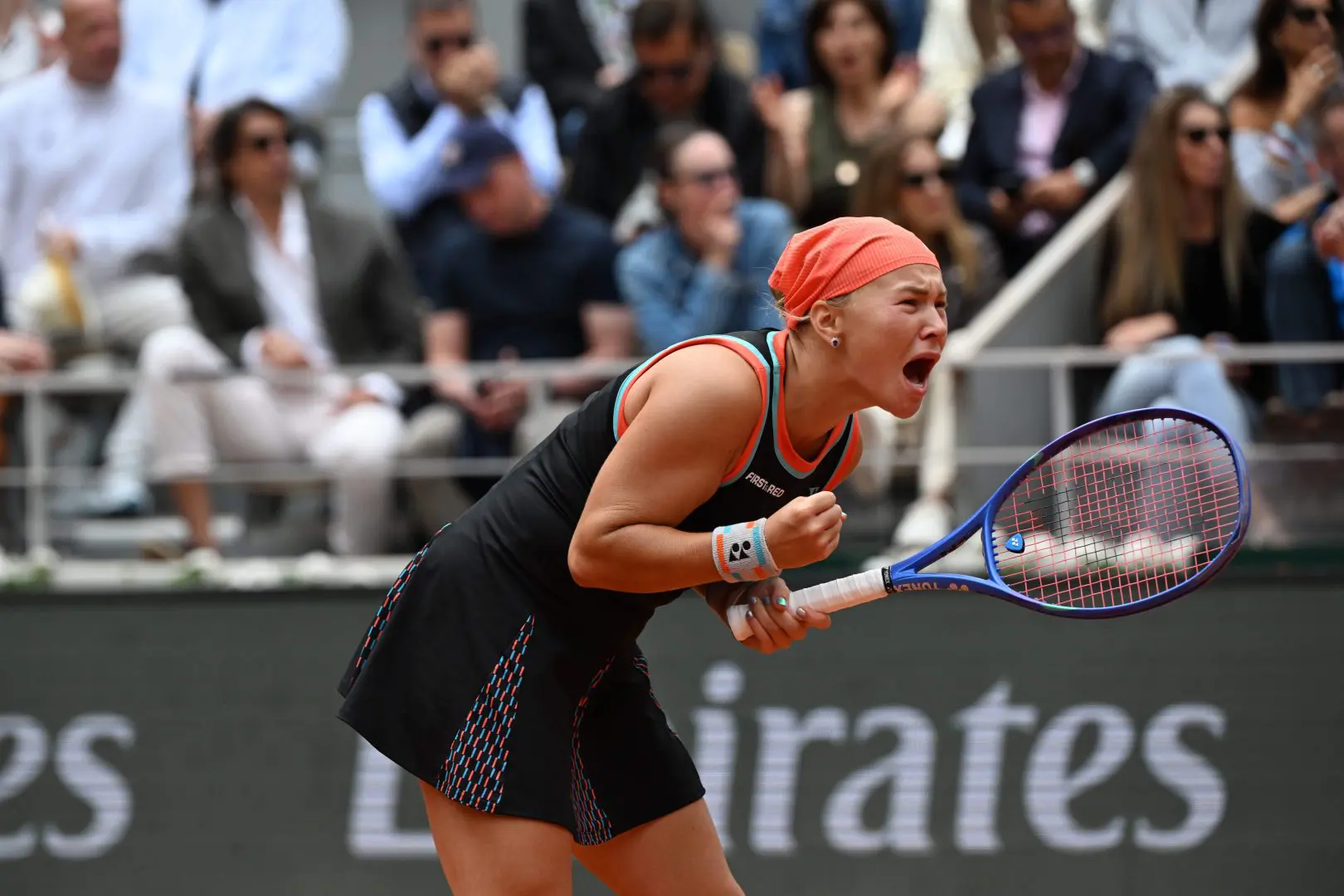 Sorpresa al Roland Garros, Shnaider rimonta ed elimina Sabalenka: sarà semifinale con Chwalinska