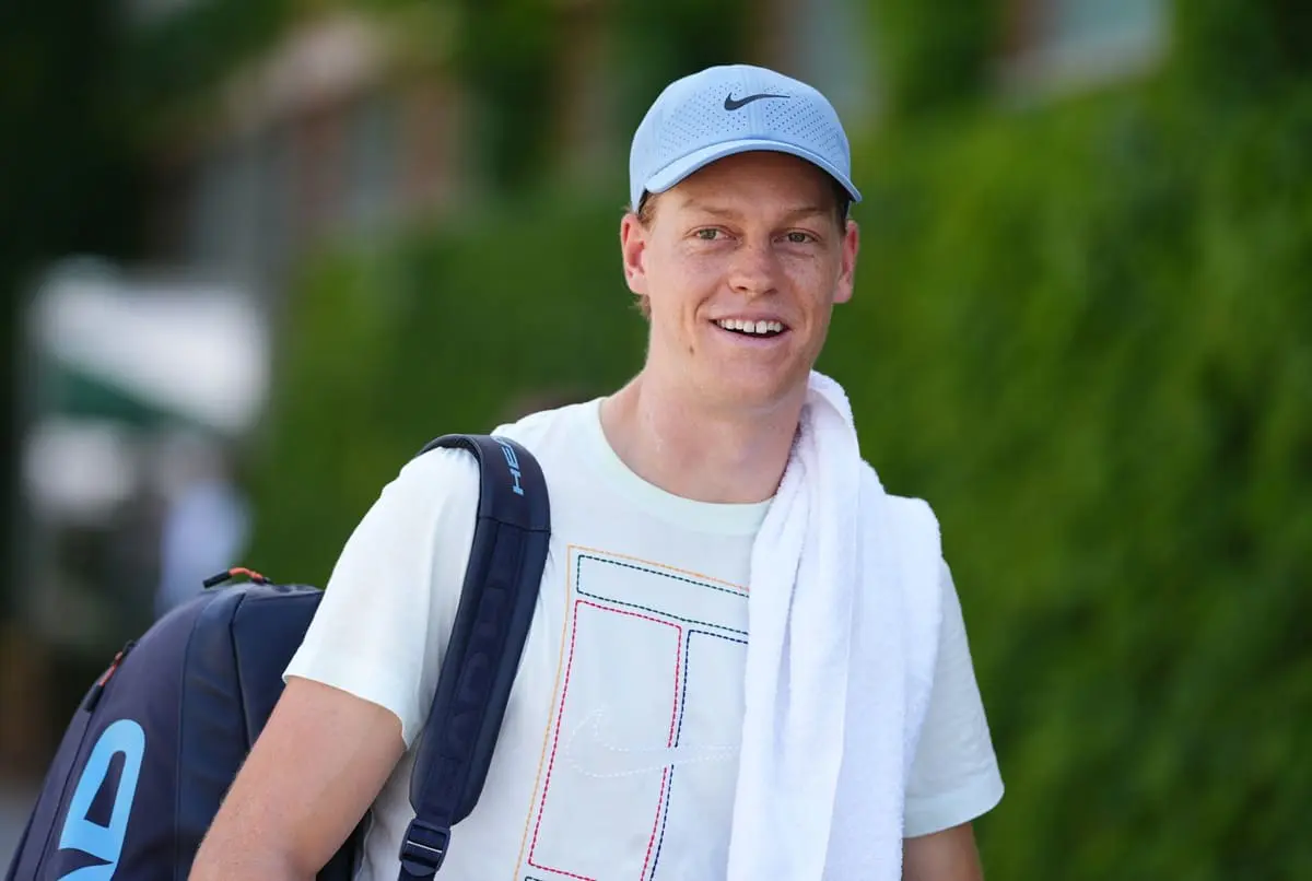 Sinner pronto per Wimbledon: “Vincere qui è speciale, ho riposato e ora sto bene”