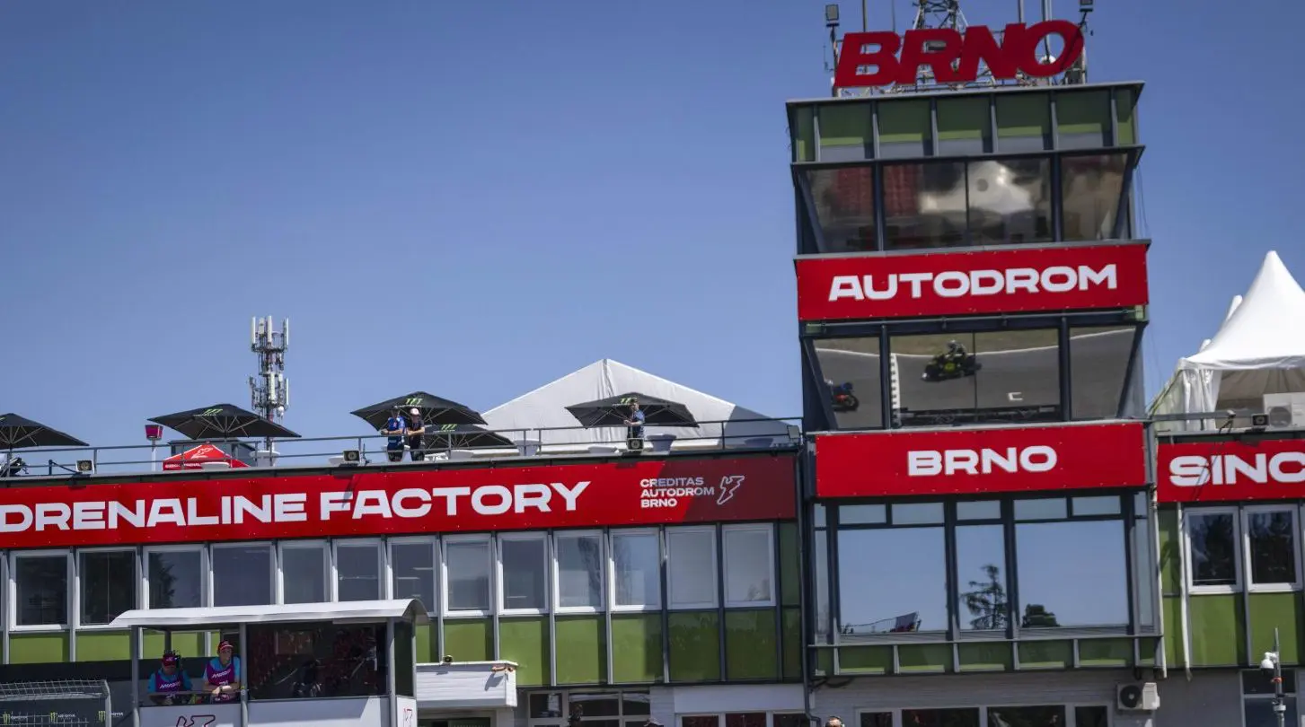 Tragedia in pista all’Alpe Adria, morti due piloti in un incidente sul circuito di Brno