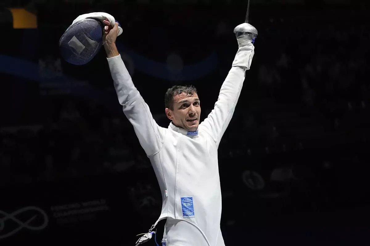 Scherma, Di Veroli d’argento nella spada ai Mondiali di Hong Kong: è la terza medaglia azzurra