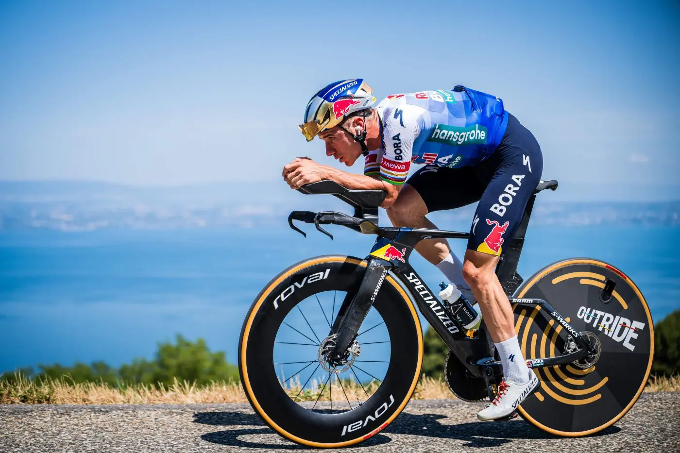 Evenepoel fa il bis al Tour e conquista la crono, Pogacar 2° e sempre in giallo