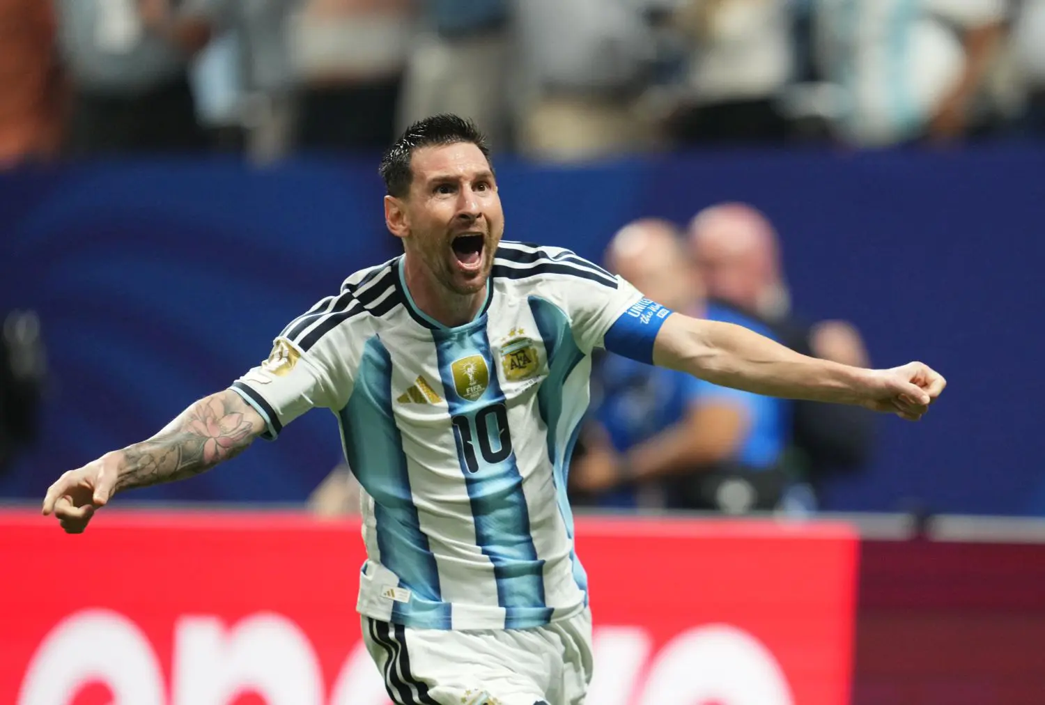Epica rimonta dell’Argentina sull’Egitto, da 0-2 a 3-2 nel finale: i campioni in carica accedono ai quarti