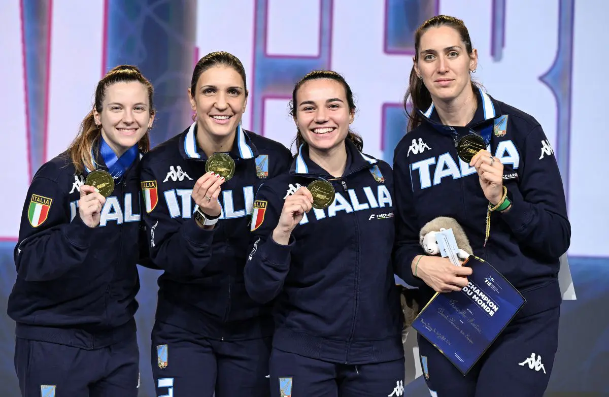 Le azzurre del fioretto conquistano l’oro ai Mondiali di Hong Kong, l’Italscherma chiude con otto medaglie