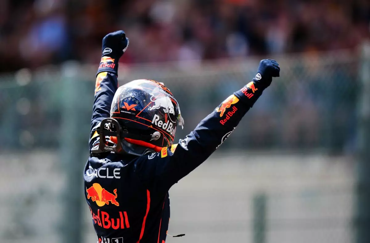 F1, Max Verstappen rinnova con la Red Bull sino al 2030