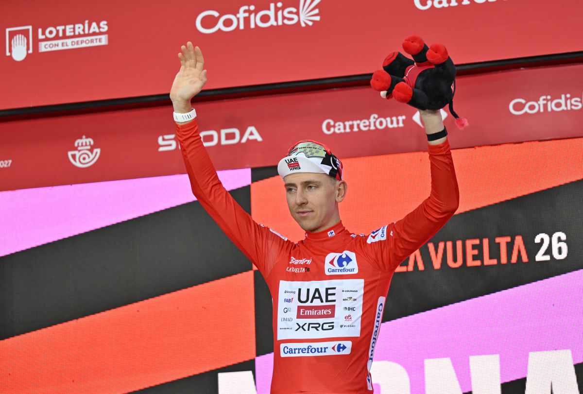 Colpo di scena alla Vuelta, Pogacar cade e si ritira. Coquard vince l’ottava tappa, Mas nuova maglia rossa