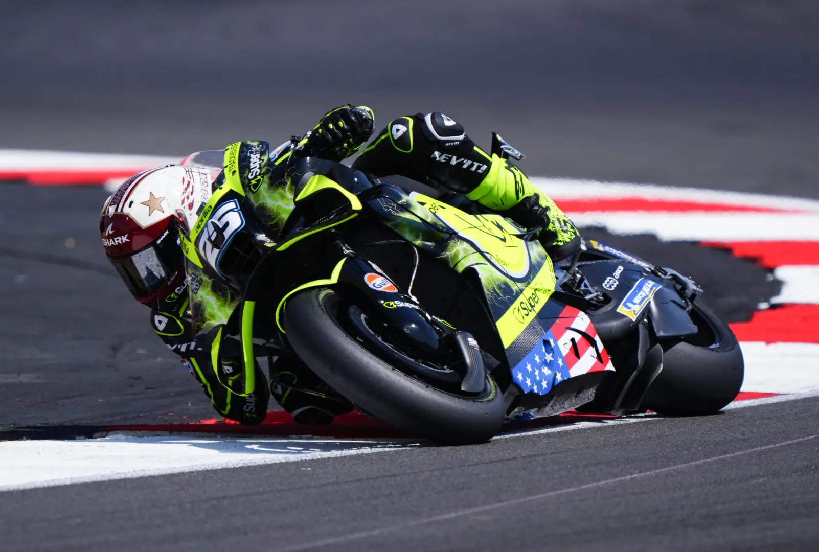Raul Fernandez vince a Silverstone, Martin e Bezzecchi sul podio