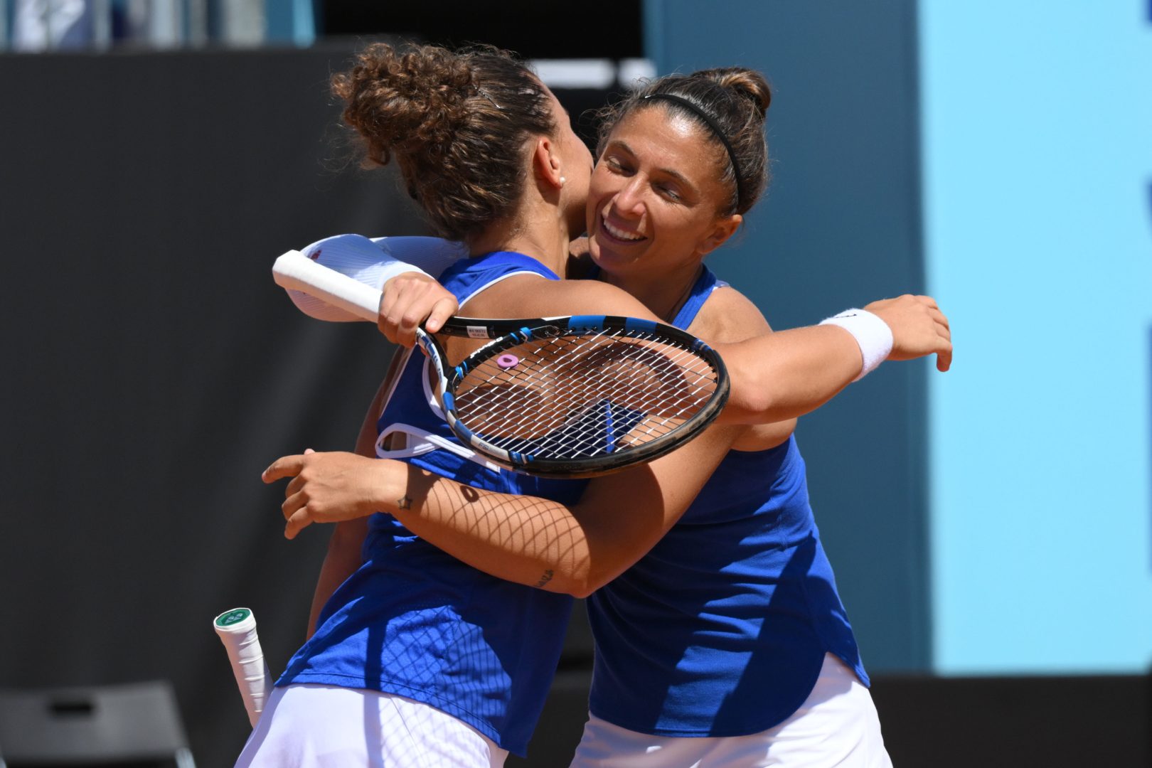 BJK Cup, l’Italia rimonta la Cina e vola in semifinale: decisiva la vittoria di Errani/Paolini