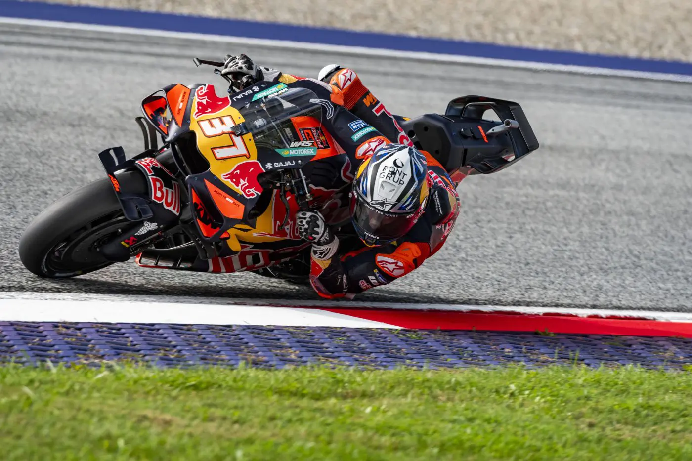 MotoGP, Acosta trionfa in Austria davanti alle Aprilia di Martin e Bezzecchi
