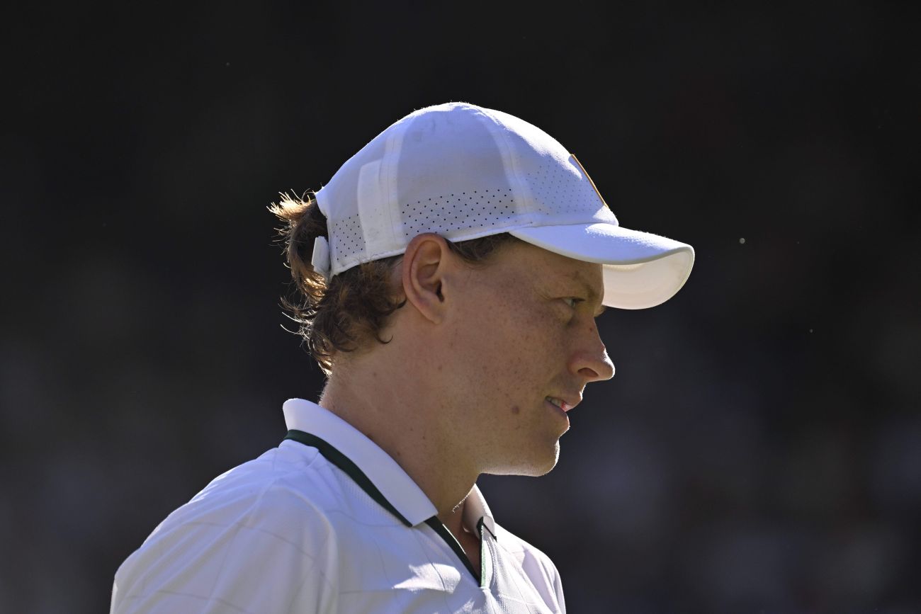Sinner resta al comando del ranking Atp, Shelton sale al numero 4 e Djokovic è fuori dalla top 10