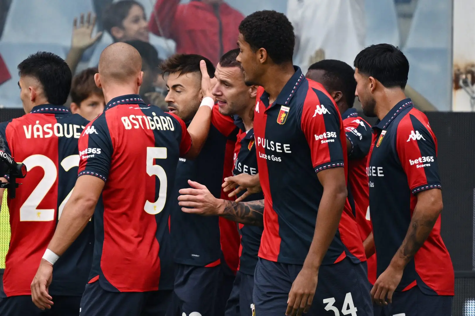 Il Genoa trova la prima vittoria in campionato, 2-1 alla Fiorentina