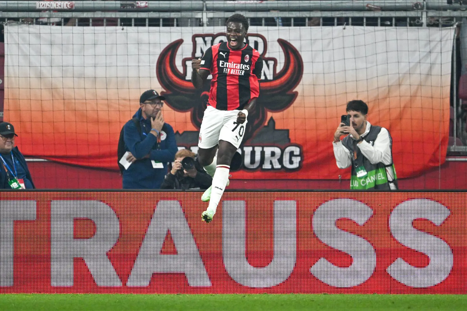 Il Milan cala il poker a Salisburgo trascinato dalla tripletta di Cisse