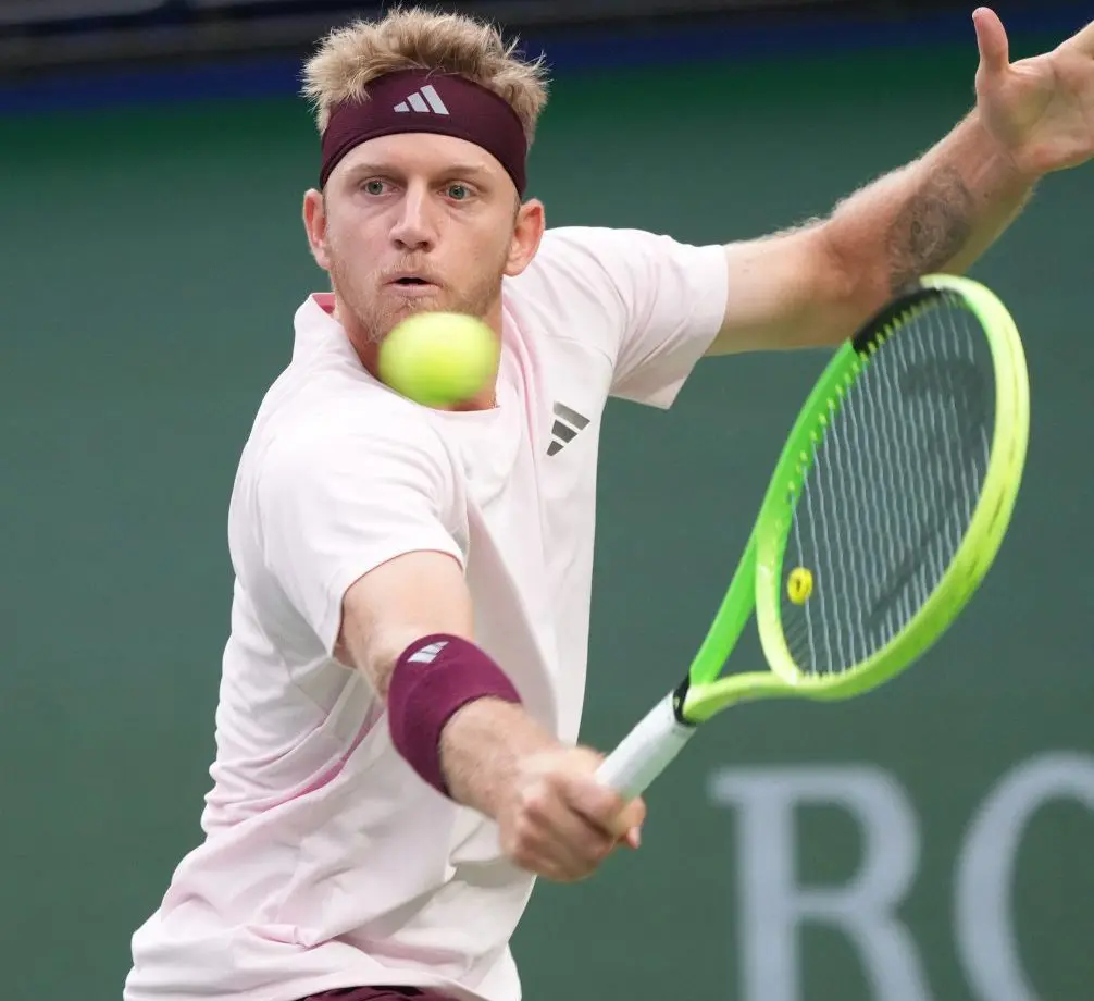 Masters 1000 Shanghai, Davidovich Fokina rimonta Zverev e vola in finale