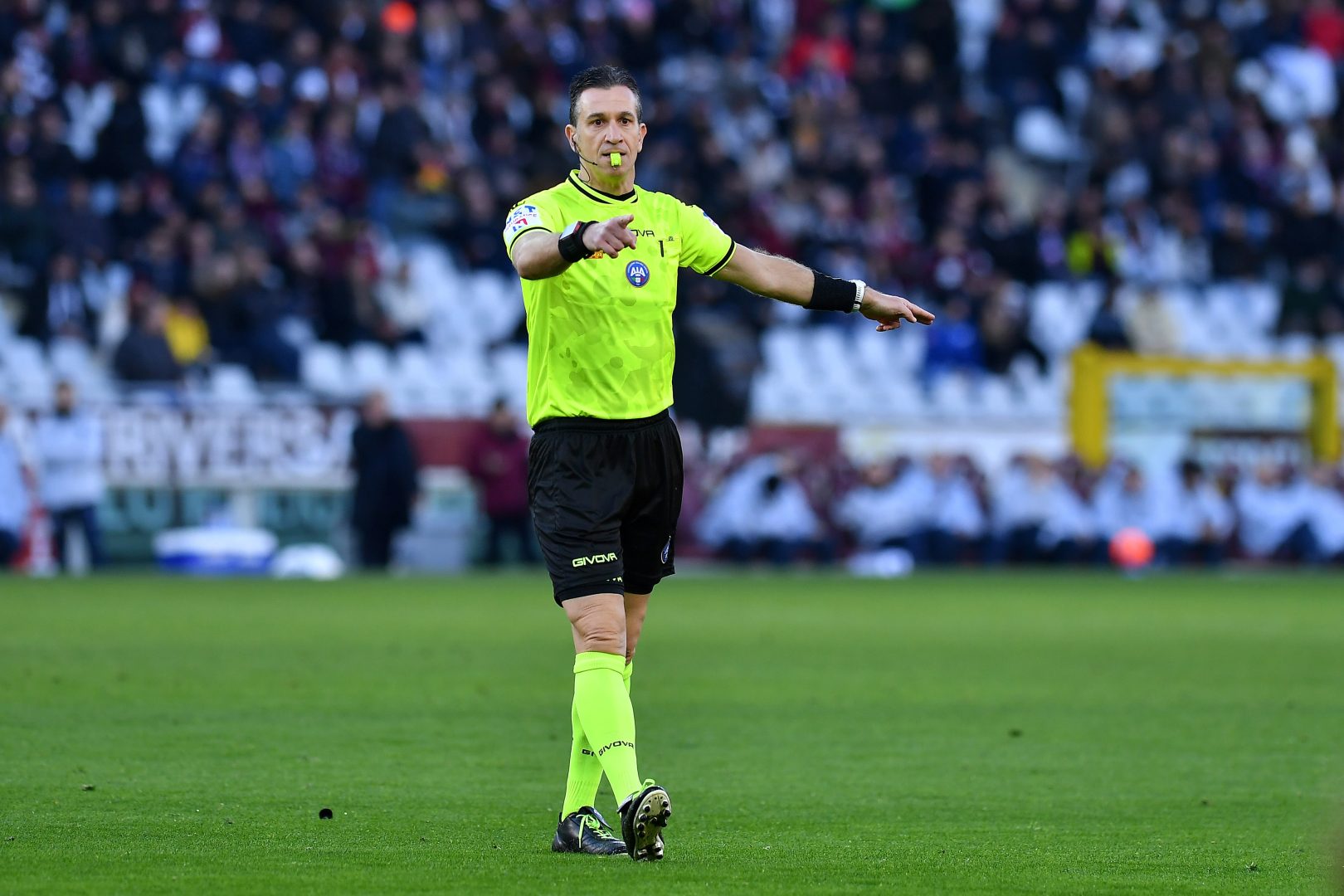 Serie A, le designazioni arbitrali: a Doveri Bologna-Inter, Massa dirigerà Juventus-Lazio