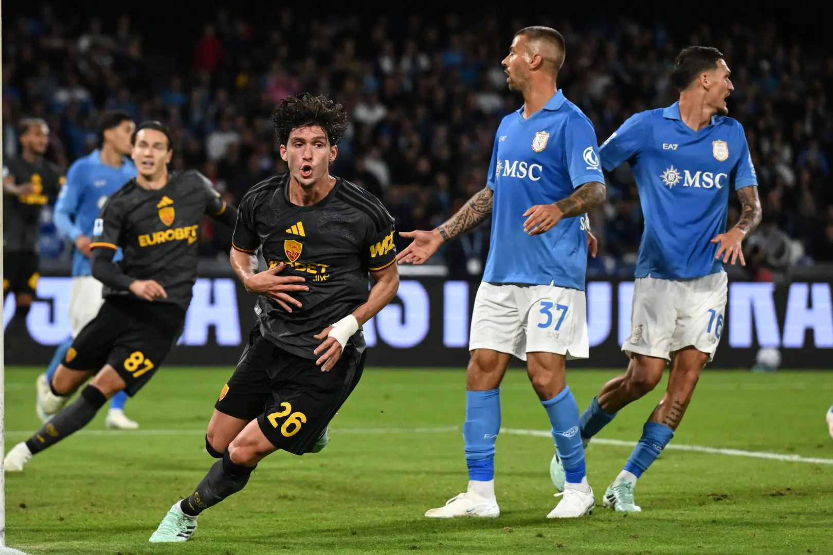 Napoli-Roma, gol e spettacolo: al Maradona finisce 3-3