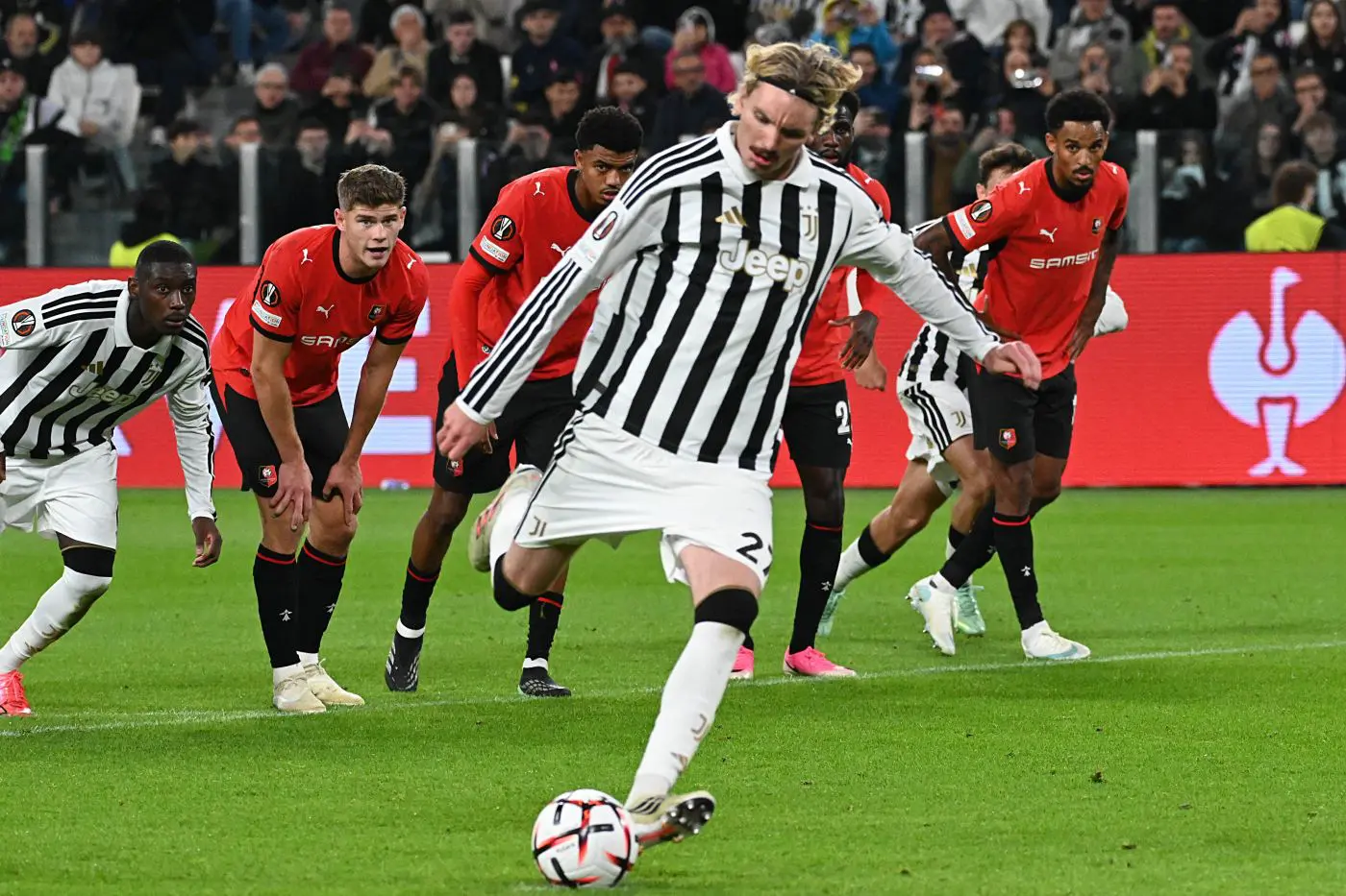 La Juventus non va oltre il pari contro il Rennes, 2-2 con gol di Celik e Woltemade
